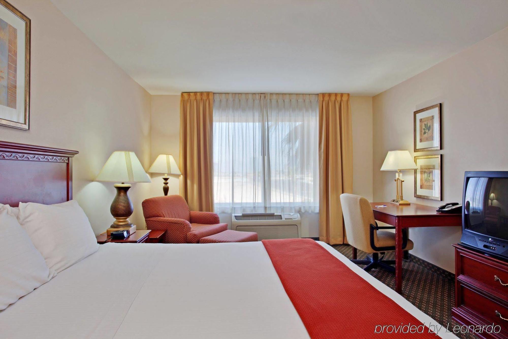 Express Vegas Stadium Area By Ihg Las Vegas