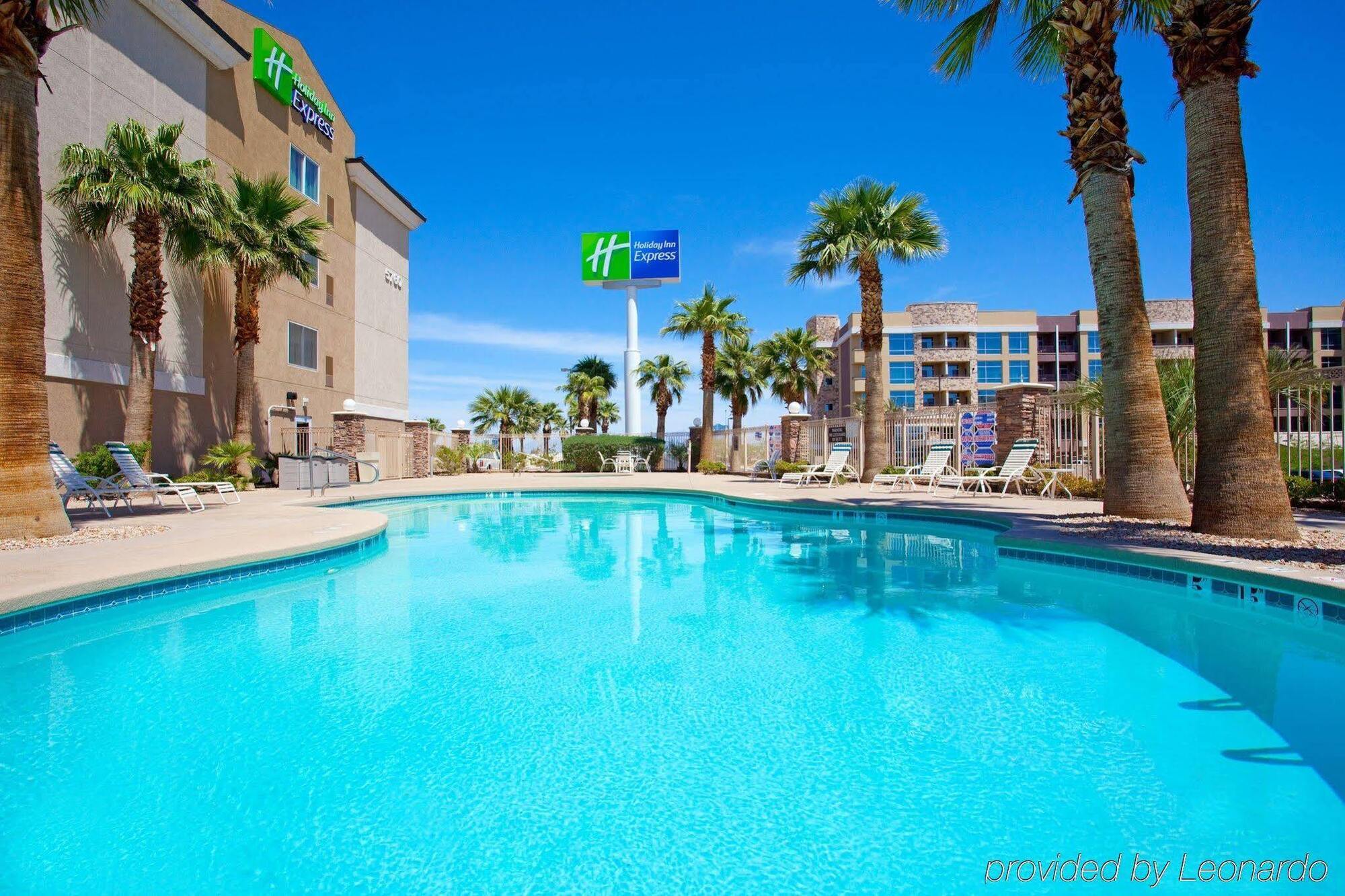 Express Vegas Stadium Area By Ihg Hotel 3*